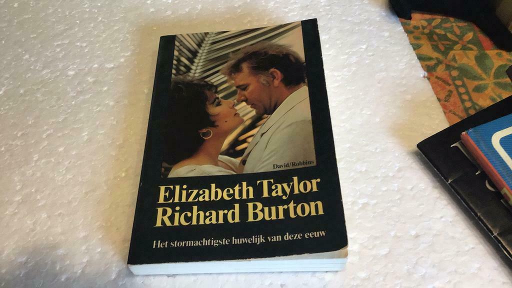Elizabeth Taylor Richard Burton (+), Ophalen of Verzenden, Gelezen, Personen