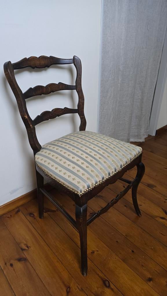 2 tables de chevet et 1 chaise de château française, Enlèvement