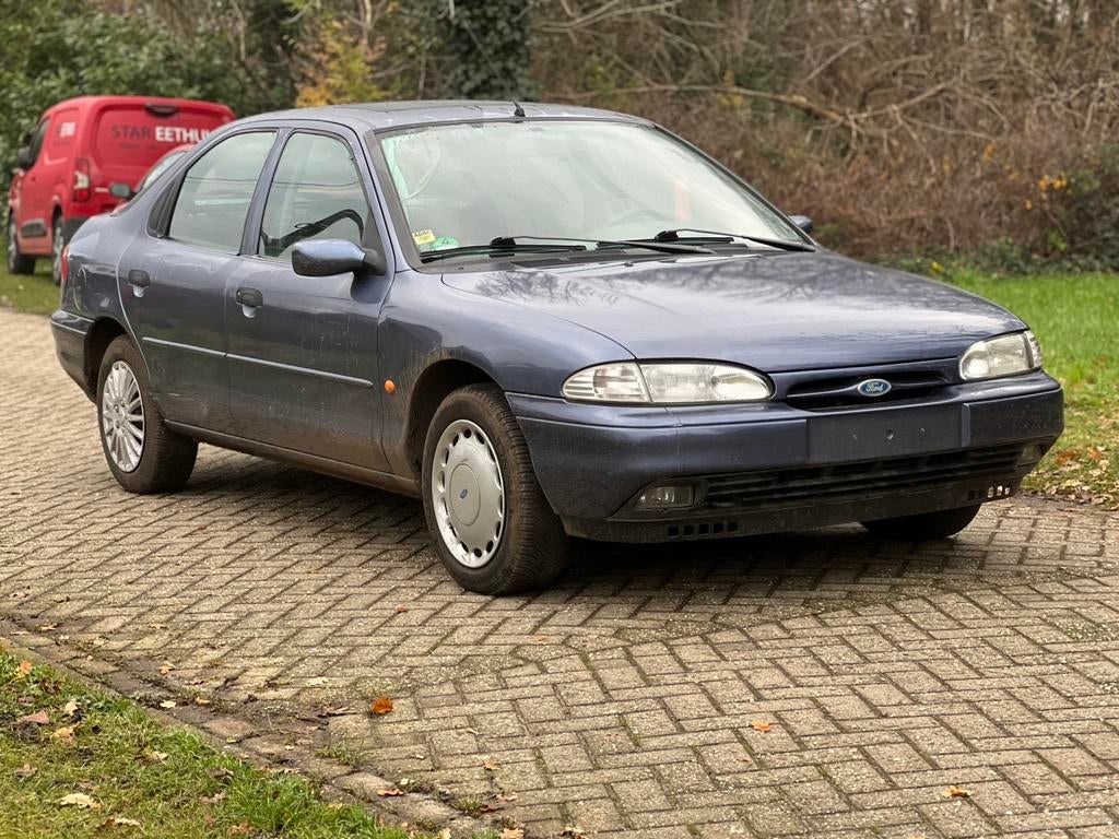 Ford Mondeo Benzine 1ste eigenaar 700€, Auto's, Mondeo, Bedrijf, 5 deurs, Handgeschakeld