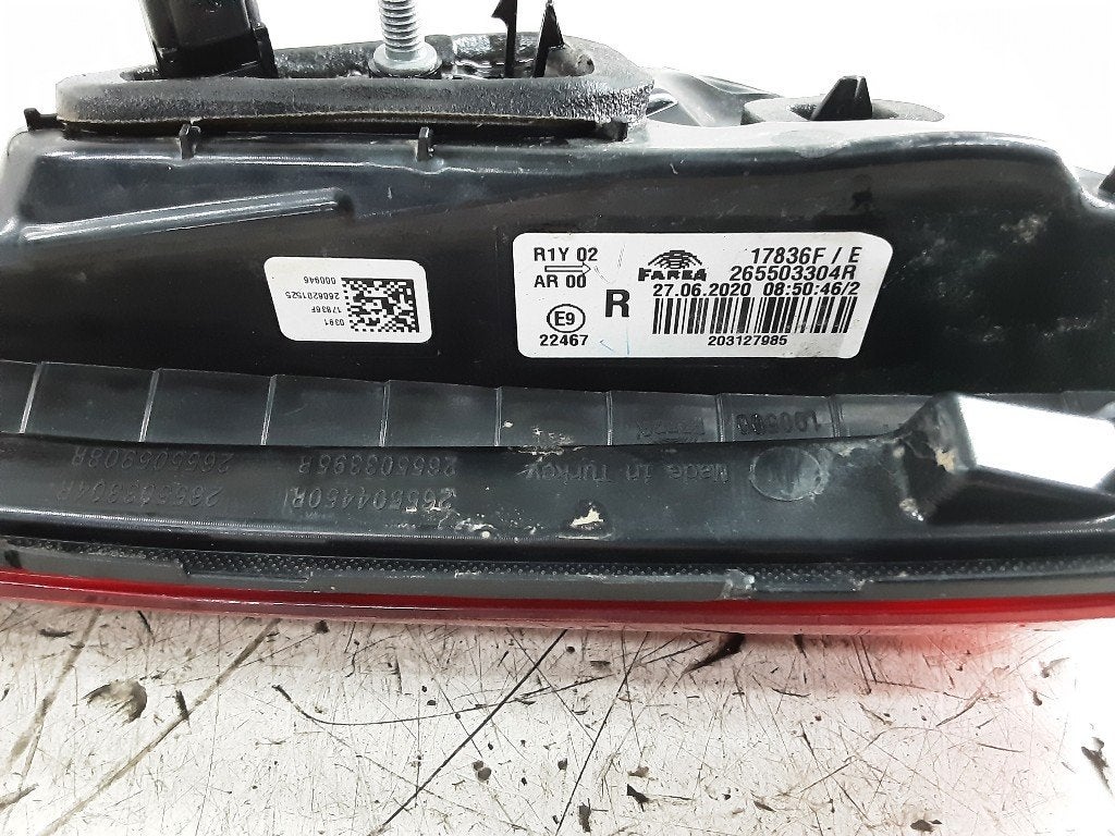PANNEAU ARRIÈRE DROIT AVEC LAMPE Renault Clio V (RJAB), Renault, Utilisé, Peter-Huppertz-Straße 5
51063  Köln, DE, Dialog.deutschland@renault.de