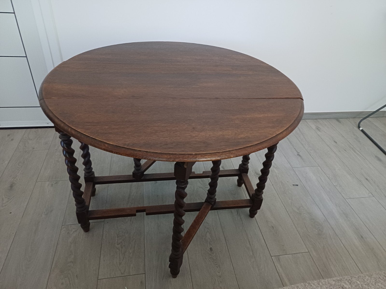 Table gate-legged en chêne, Enlèvement