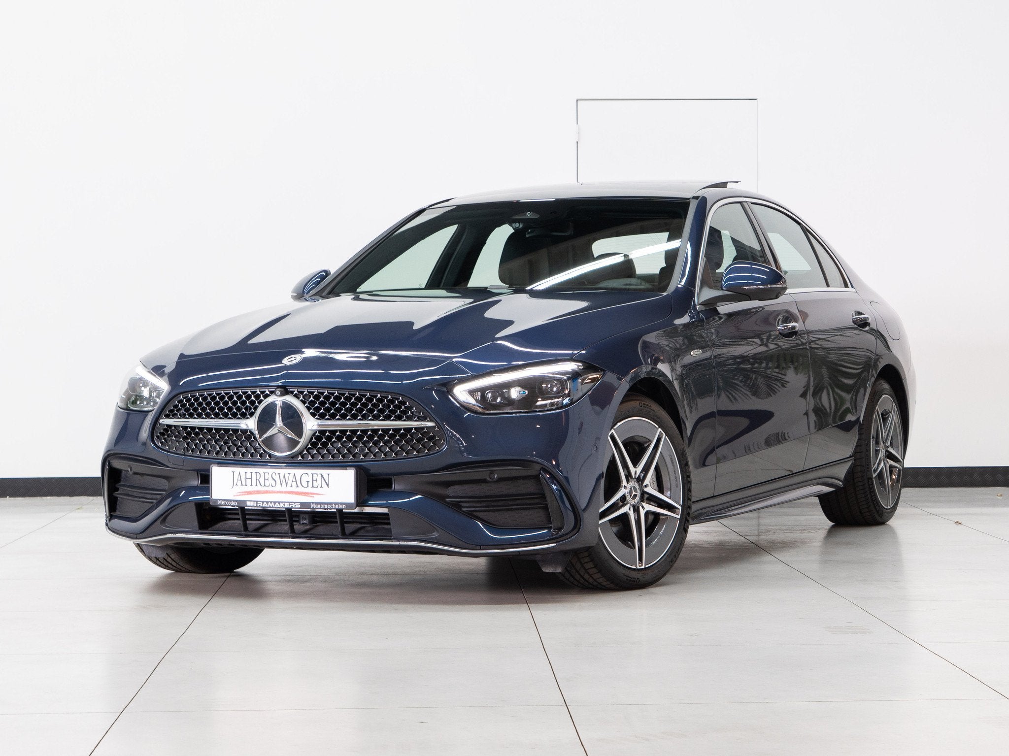 Mercedes-Benz C 300 e AMG Premium Plus PANO Burmester Head-U, Auto's, Automaat, 4 deurs, Achterwielaandrijving, Gebruikt