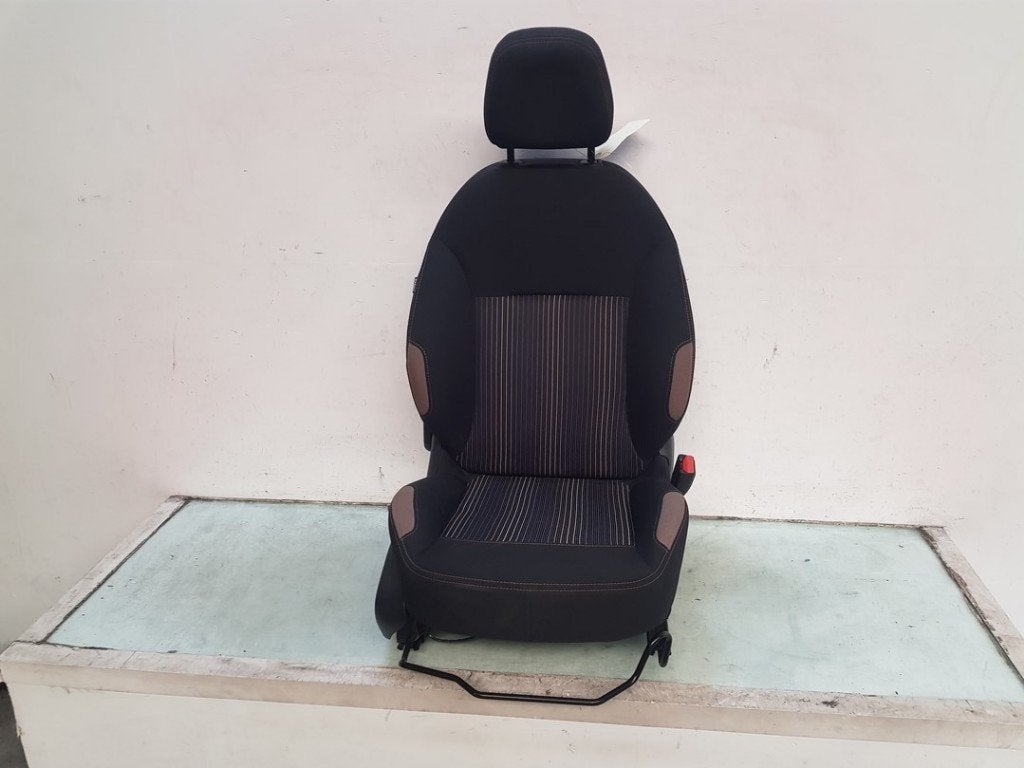 SIEGE AVANT DROIT ( PASSAGER ) 208 I (CA / CC / CK / CL), Utilisé, Peugeot