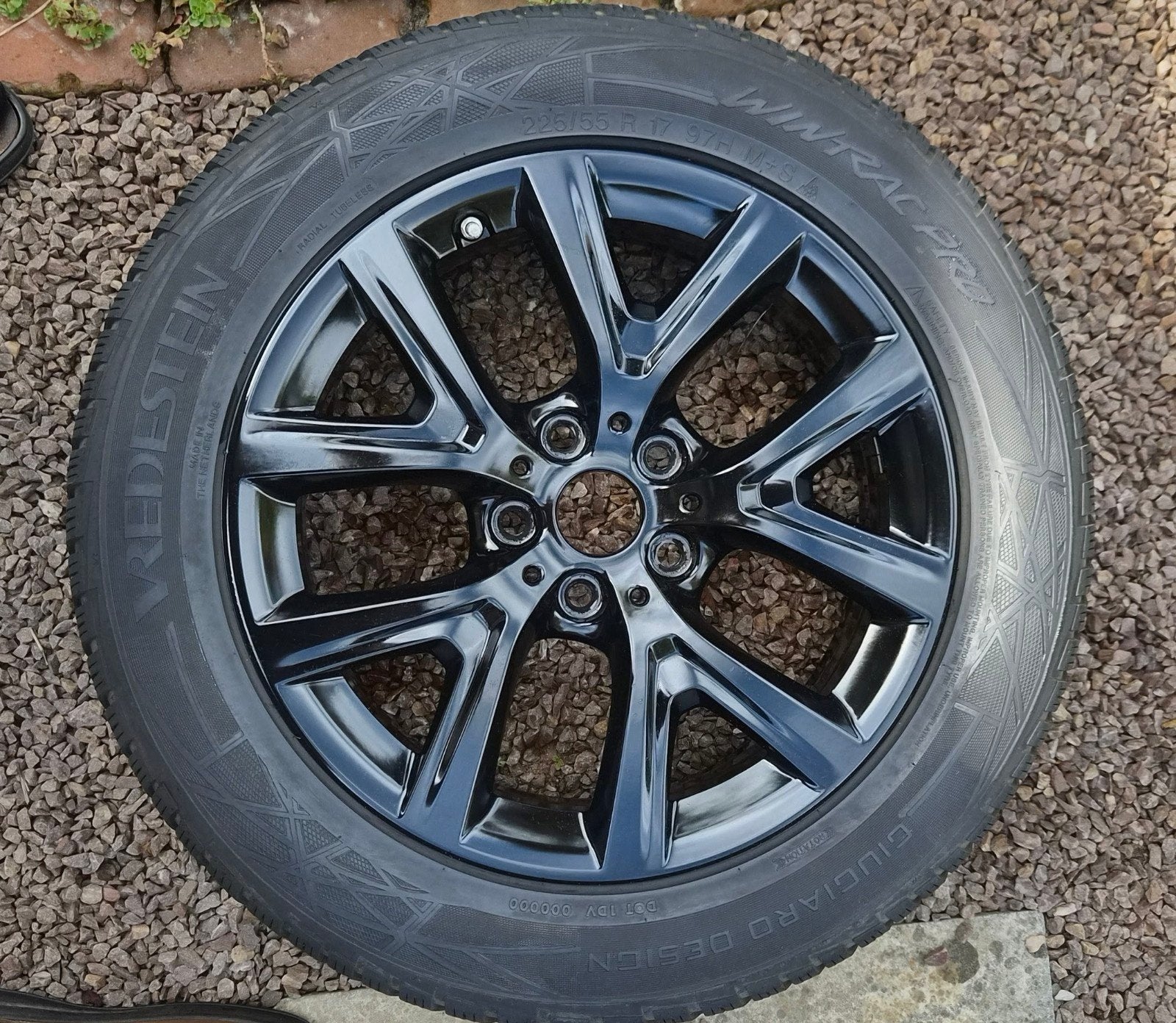Winterbanden op zwarte velgen BMW F48, Ophalen, Gebruikt, Banden en Velgen, 17 inch
