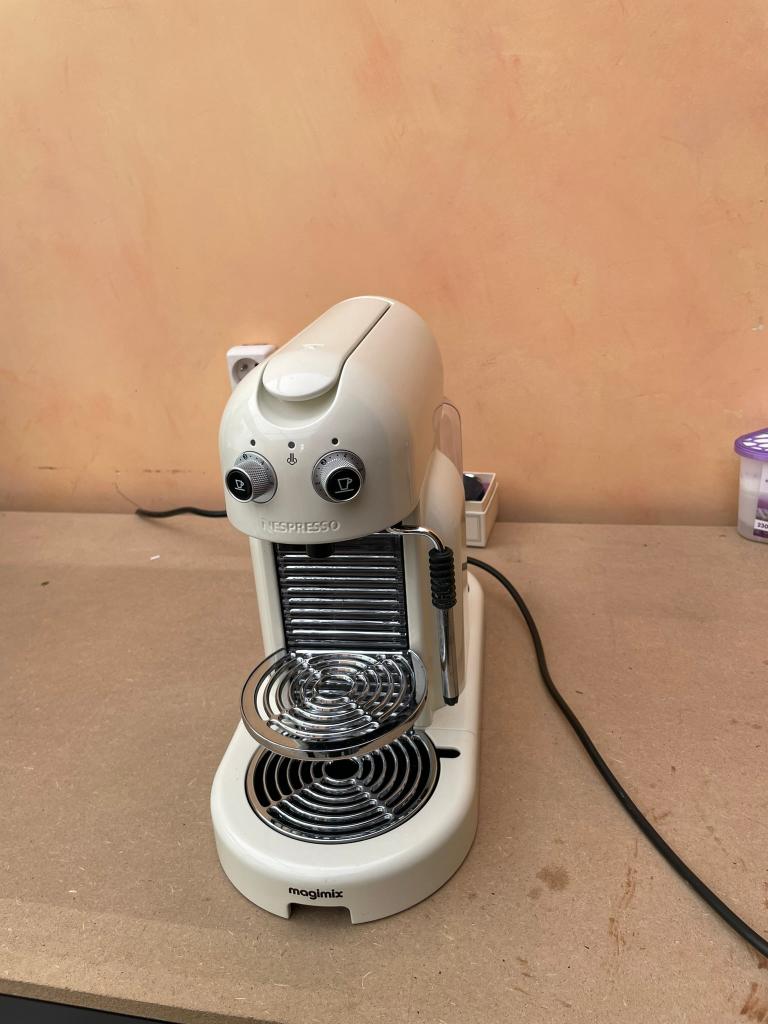 nespresso machine Magimix, Ophalen, Koffiepads en cups, Gebruikt, Espresso apparaat