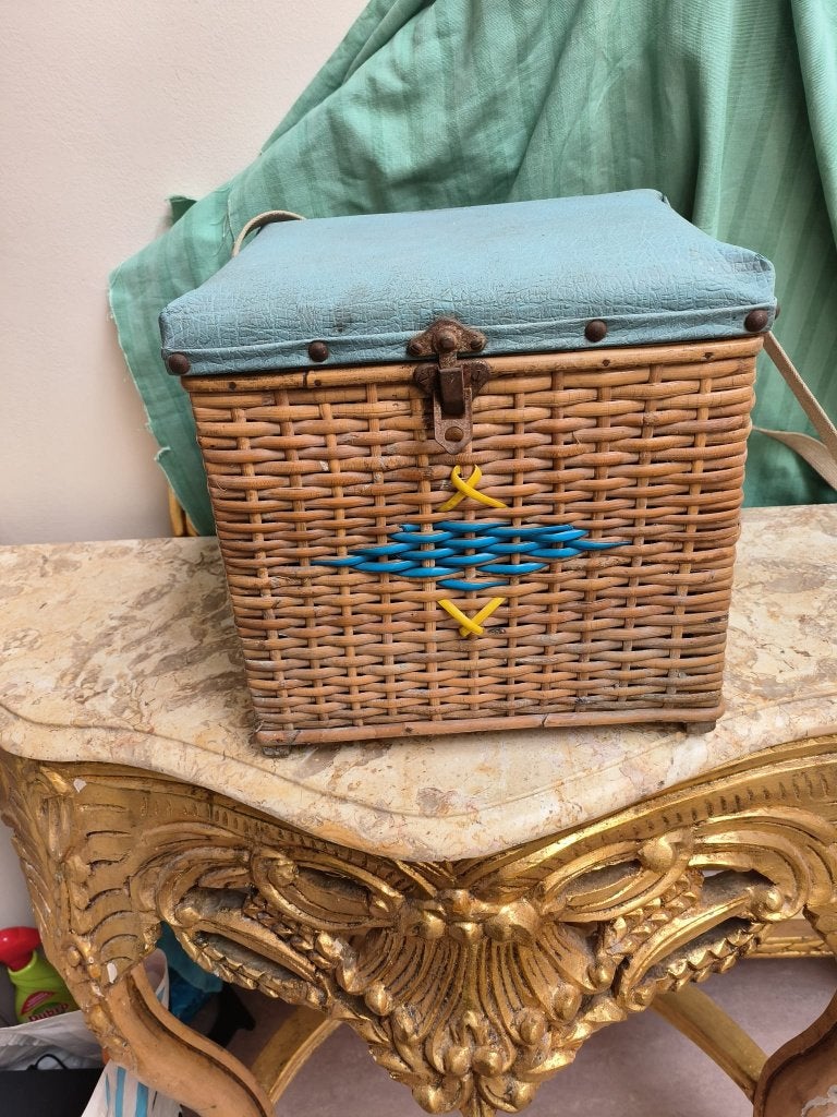 Oude visserskoffer (vintage)(28cm*29cm*23cm), Watersport en Boten, Hengelsport | Algemeen, Ophalen, Gebruikt, Koffer of Tas