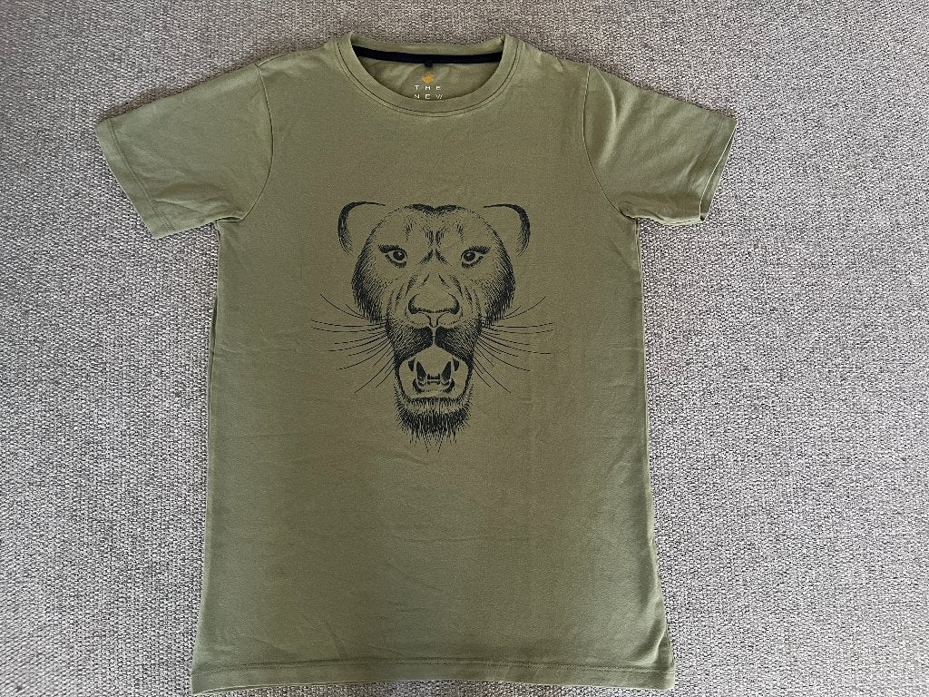 T-shirt The New maat 158/164 kaki, Enfants & Bébés, Vêtements enfant | Taille 158, Enlèvement ou Envoi, Comme neuf, Garçon, Chemise ou À manches longues