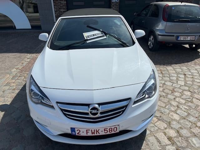 Opel Cascada Cabrio ZEER GOEDE STAAT 65500km!!!!!!!, Auto's, Opel, Particulier, Cascada, Benzine, Cabriolet, Handgeschakeld, Wit