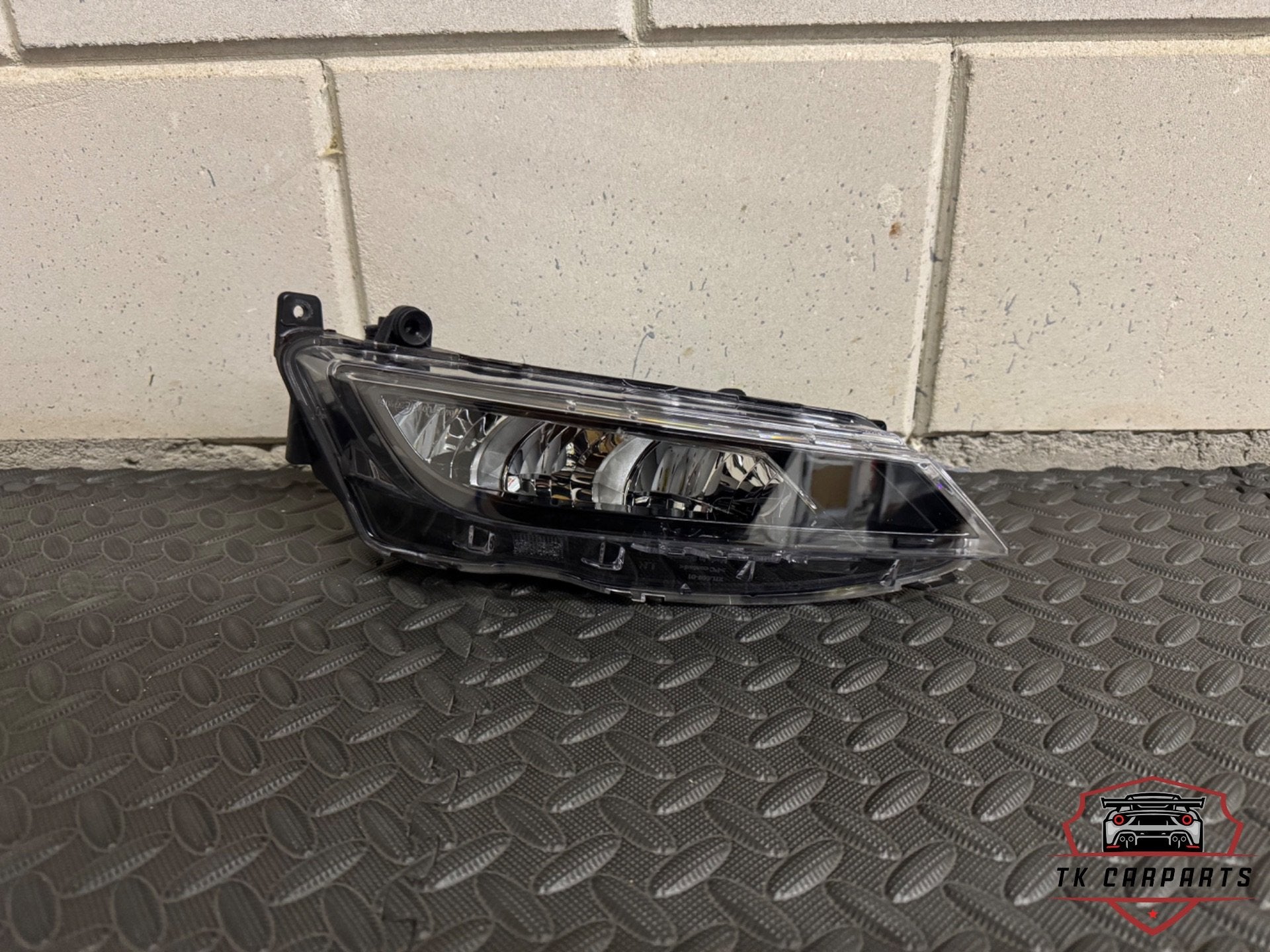 Seat Ateca led mistlamp links 5f0941701d, Gebruikt, Autovia A-2, Km 585 585
08760  Martorell, ES, SEAT S.A., Customercare@seat.es