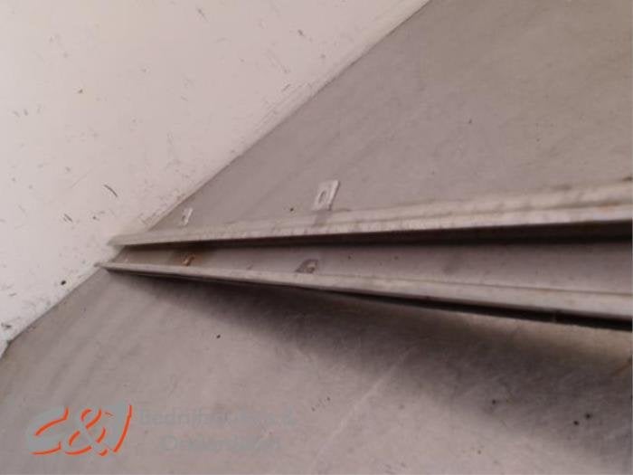 Rail porte coulissante droite d'un Volkswagen Transporter, Volkswagen, -, 3 mois de garantie, Utilisé