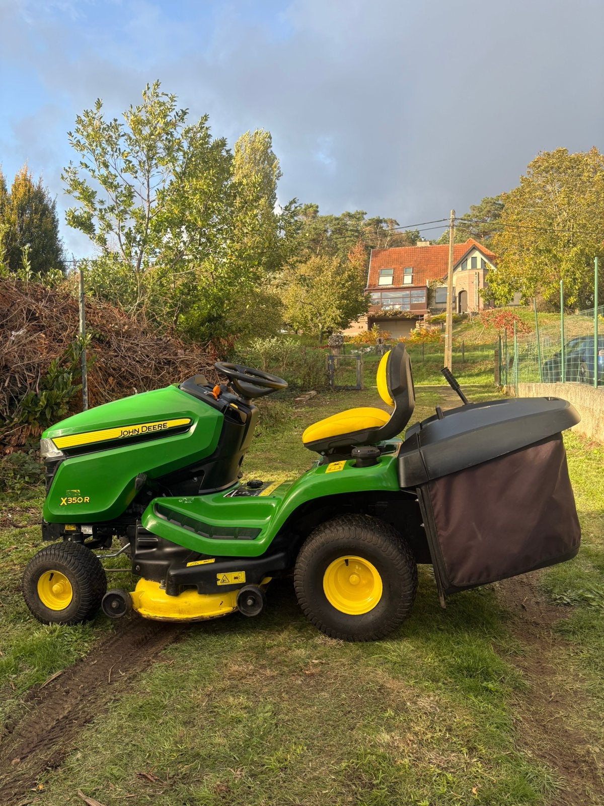 Tondeuse autoportée John Deere X350R, Jardin & Terrasse, Enlèvement, Comme neuf, Démarrage électrique, 90 à 120 cm