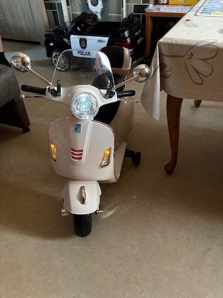 Vespa, Enfants & Bébés, Jouets | Extérieur | Véhicules à batterie, Enlèvement, Neuf