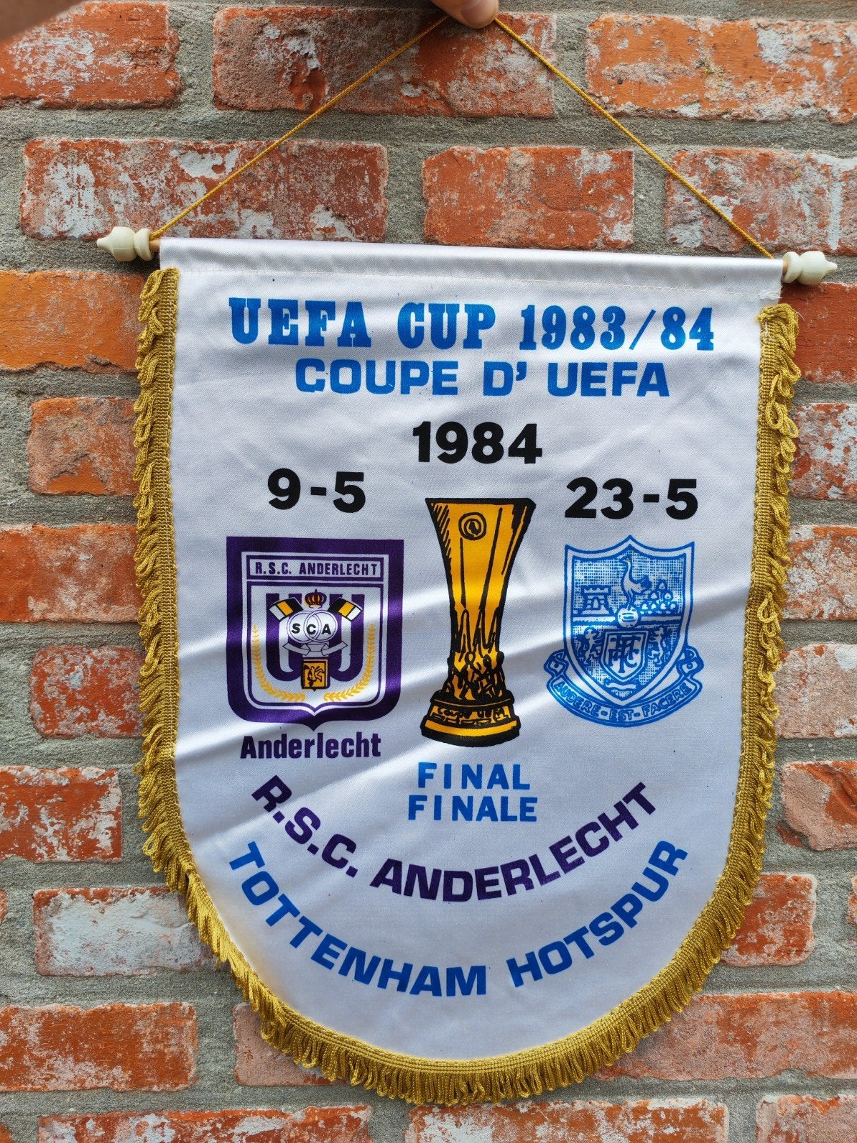 RSC Anderlecht Tottenham Hotspur 1984 Europa Cup

Fanion, Ophalen of Verzenden