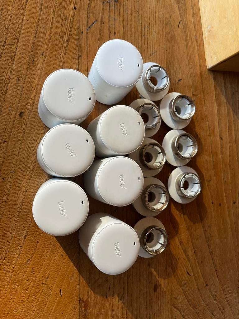 Tado radiator kranen + 2x thermostaat (1 draadloze), Doe-het-zelf en Bouw, Ophalen, Zo goed als nieuw, Radiator