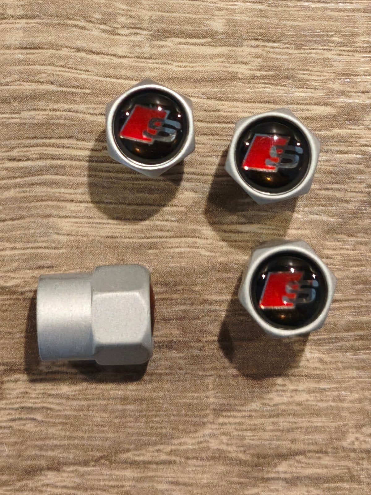 4x Audi S-line ventieldopjes zilver / geen verzendkosten, Auto-onderdelen, Ophalen of Verzenden, Nieuw, Audi