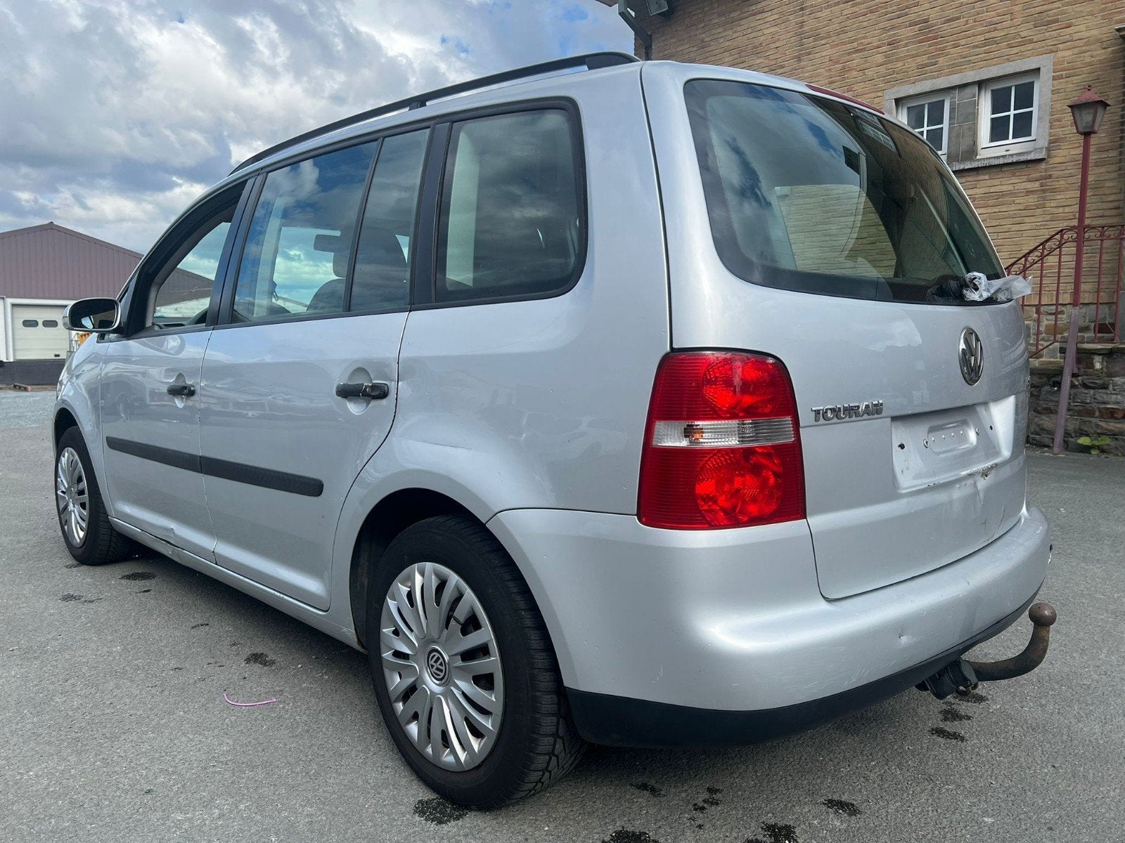VOLKSWAGEN TAURAN 1.6i 7 place, Auto's, 4 cilinders, 7 zetels, Bedrijf, Handgeschakeld