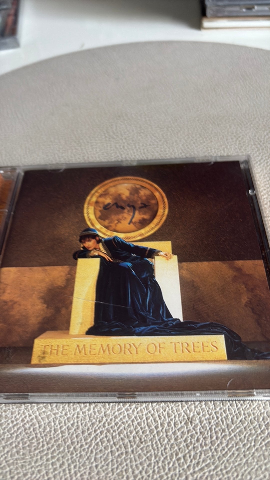 Enya, Enlèvement ou Envoi, Comme neuf
