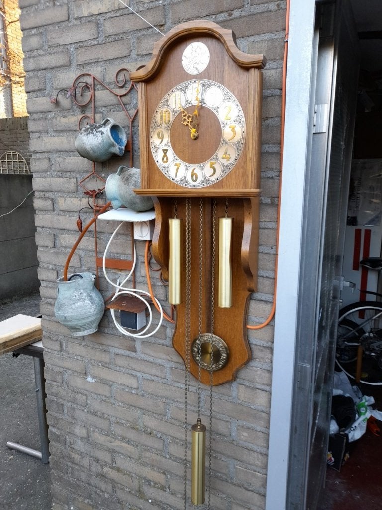 👍 Mooie Duitse wandklok is prachtig Lichte kleur op de foto, Ophalen