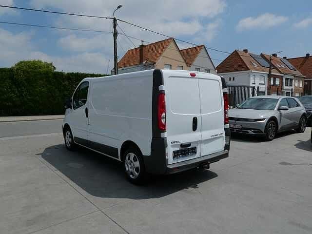 Opel Vivaro 2.0 D 115pk 3pl Lichte Vracht Trekhaak (15410), Auto's, 1995 cc, Parkeersensor, Wit, Bedrijf