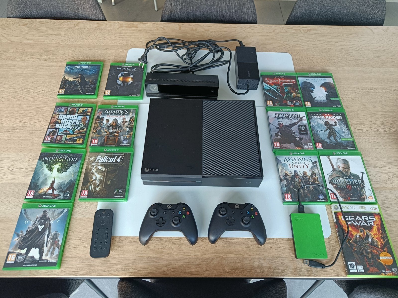 Xbox ONE bundel, Games en Spelcomputers, Ophalen, Xbox One, Met 2 controllers, Met games