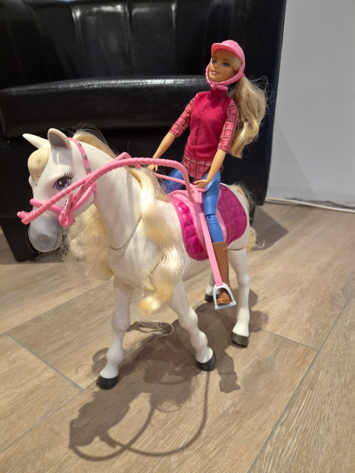 Barbie met paard, Ophalen, Barbie