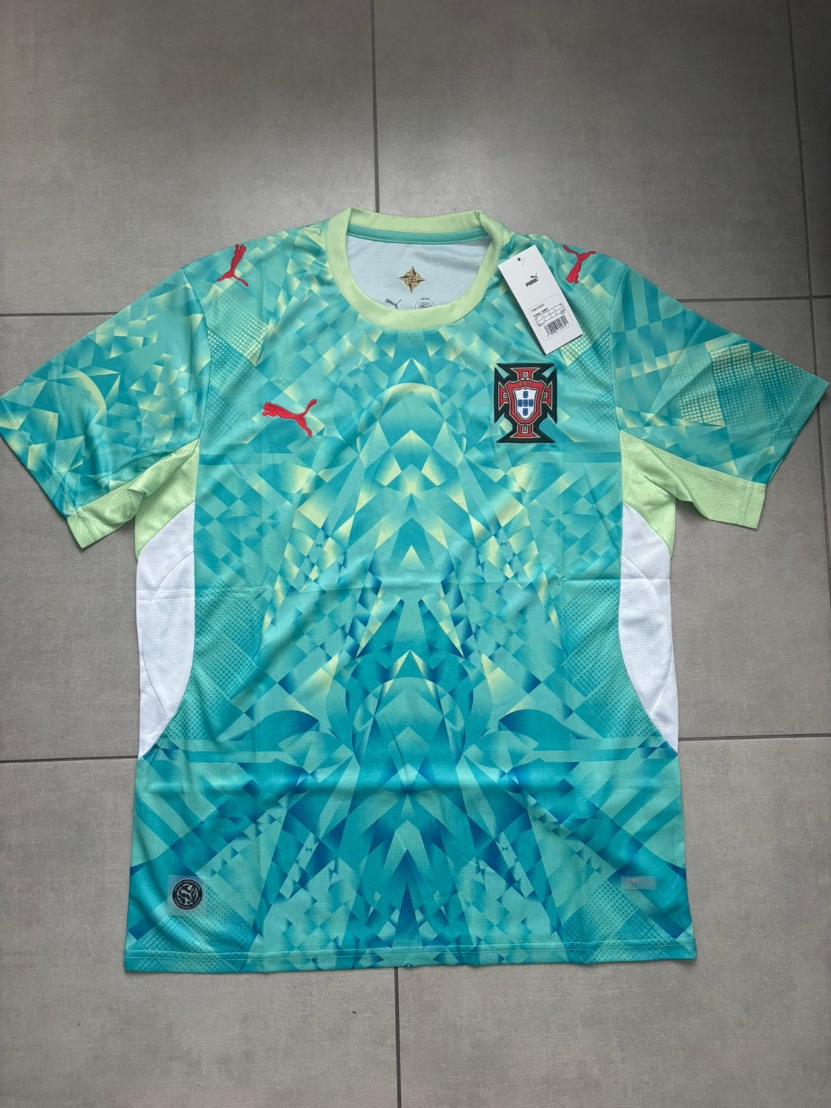 Maillot de foot du portugal, Taille L, Enlèvement ou Envoi, Neuf, Maillot