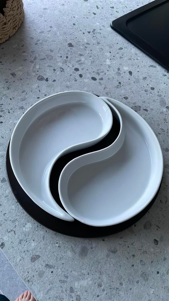 Assiette de service, Enlèvement, Comme neuf