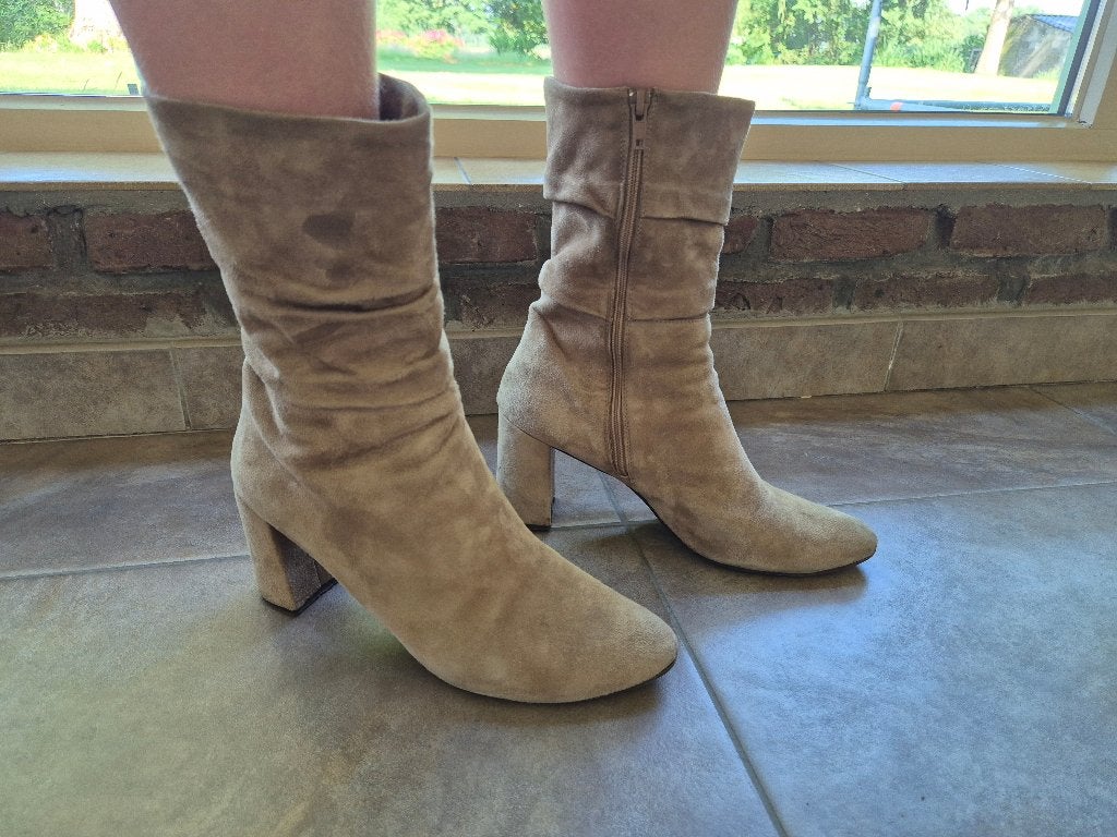 Beige suede laarzen maat 41, Signatur, Beige, Lage of Enkellaarzen, Ophalen of Verzenden