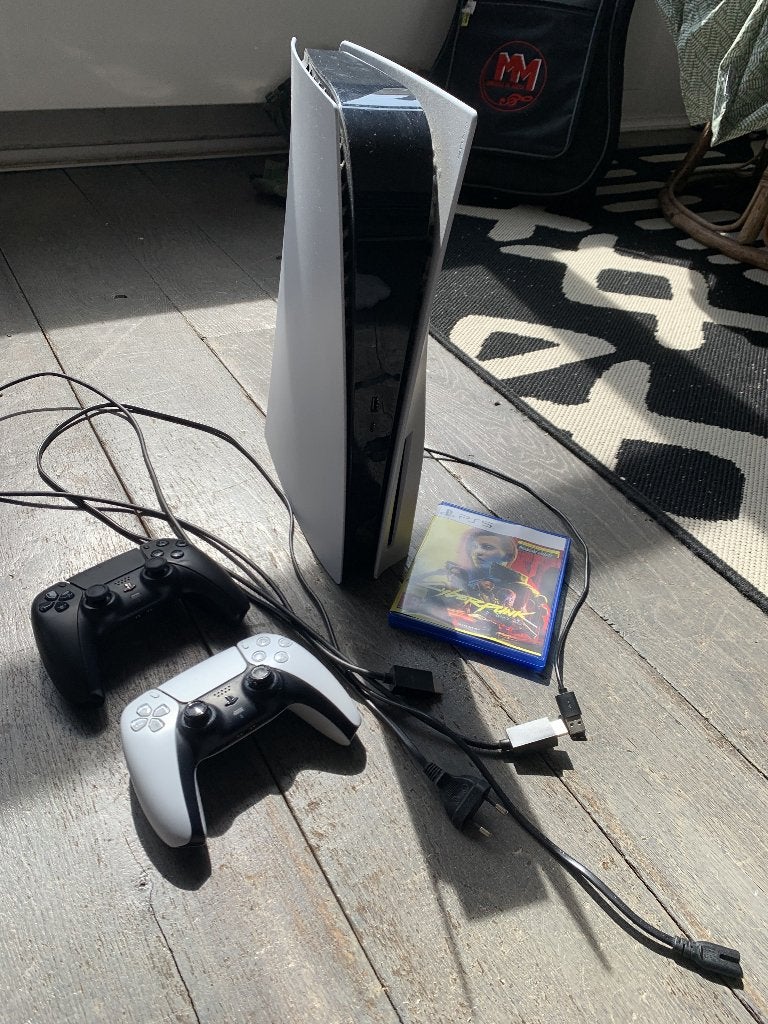 PS5 Disc Edition + 2 DualSense Controllers + Cyberpunk2077, Consoles de jeu & Jeux vidéo, Consoles de jeu | Sony PlayStation 5