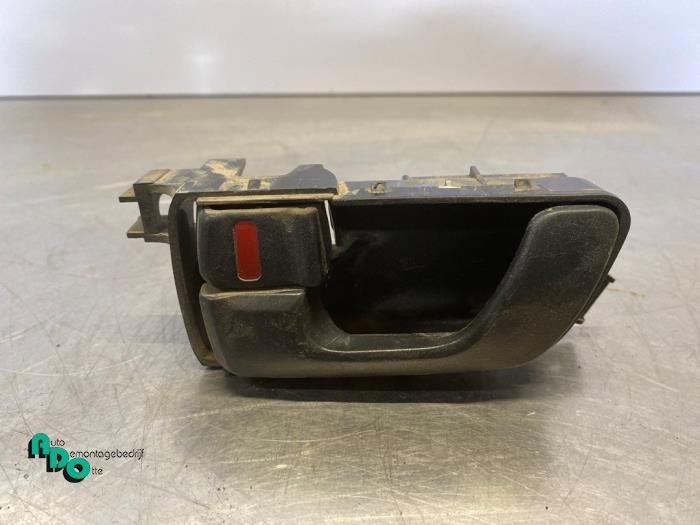 Poignée portière 4portes arrière gauche d'un Mitsubishi P, -, 3 mois de garantie, Utilisé, Mitsubishi