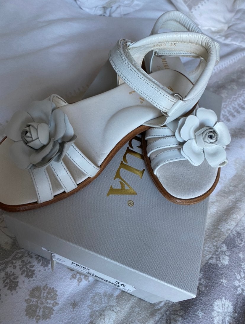MT 35 PRACHTIGE WITTE KINDERSANDALEN, Ophalen of Verzenden, Nieuw