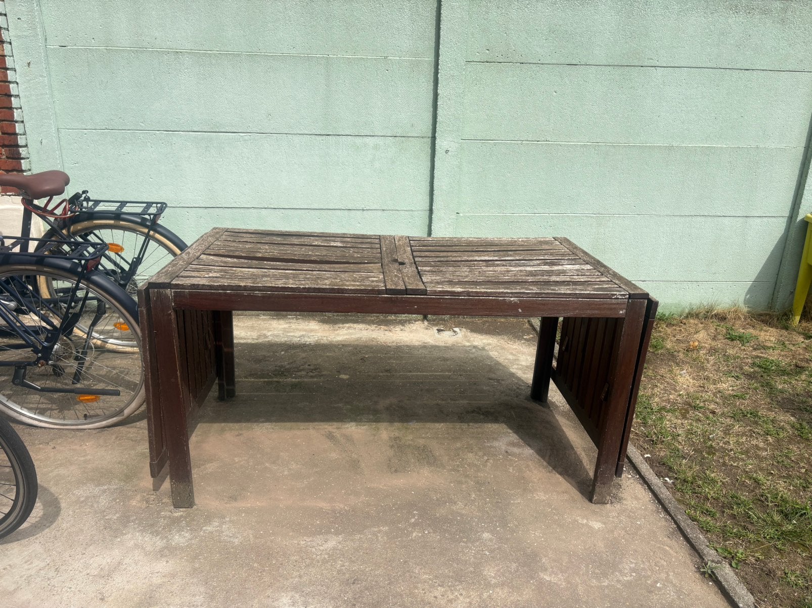 Table de jardin Ikea - à rénover GRATUITEMENT, Enlèvement, Utilisé