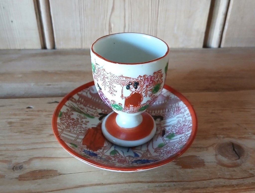 Ancien coquetier en porcelaine japonaise avec sa soucoupe, Enlèvement