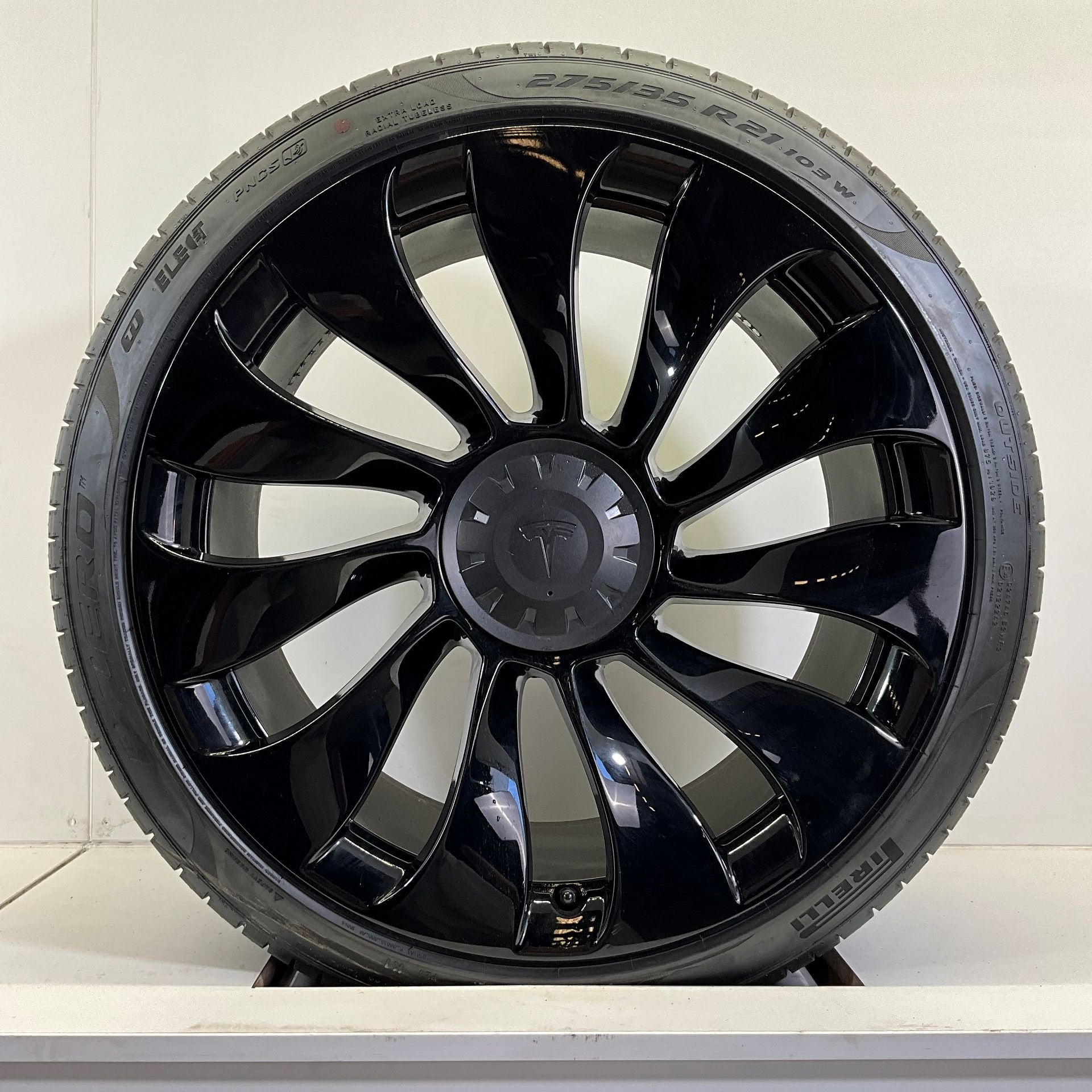 DEMO TESLA MODEL Y UBERTURBINE ZOMERBANDEN SET VELGEN 21 INC, Gebruikt, 255 mm, -, -