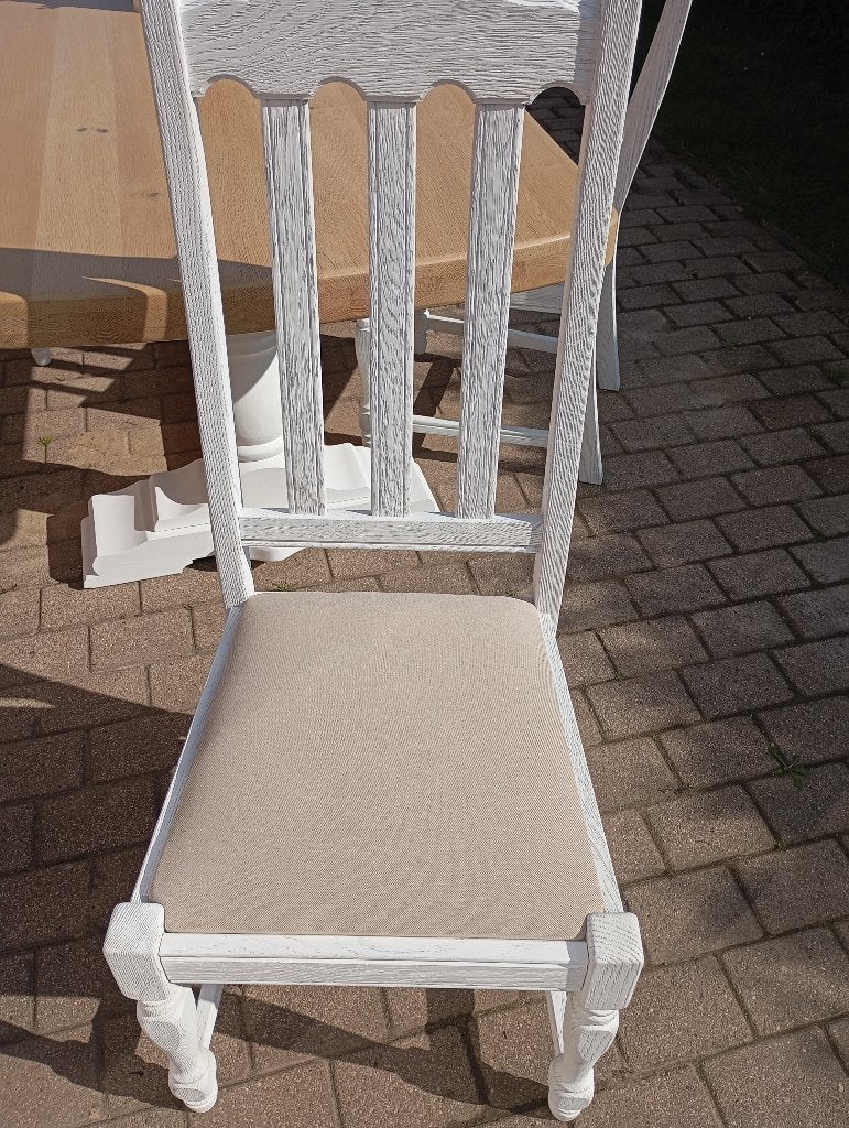 Chaises, Enlèvement