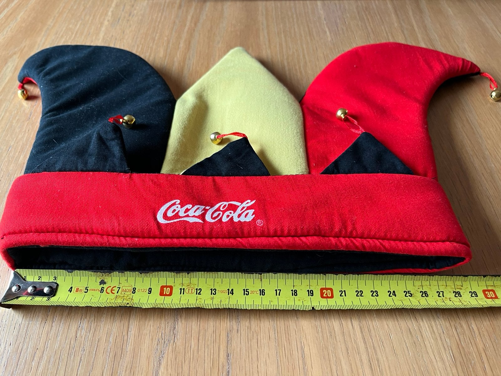 Coca cola narrenmuts en Belgische driekleur armbandjes., Ophalen, Zo goed als nieuw