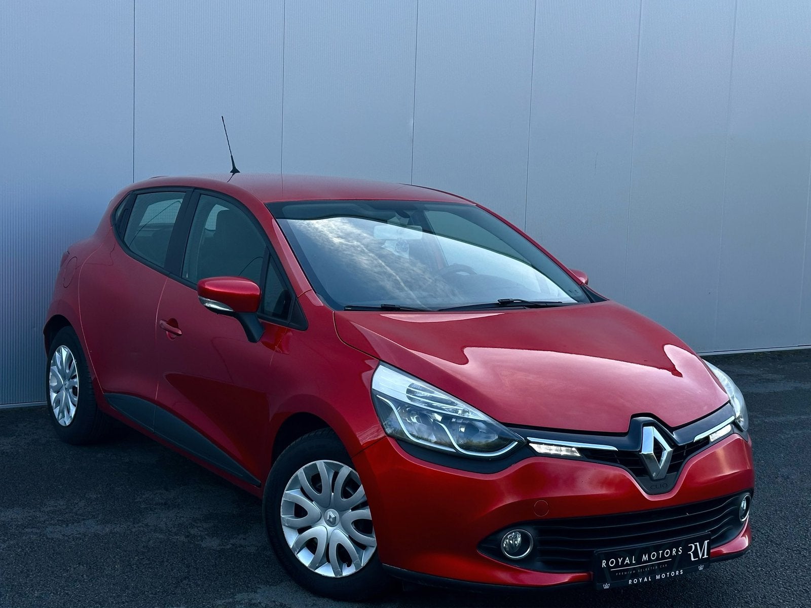 Renault Clio 1.2 Édition Paris - seulement 128.000 km GAR1AN, Rouge, Entreprise, https://public.car-pass.be/vhr/963df77a-0941-46bd-a6c1-a20fe4a1e28c