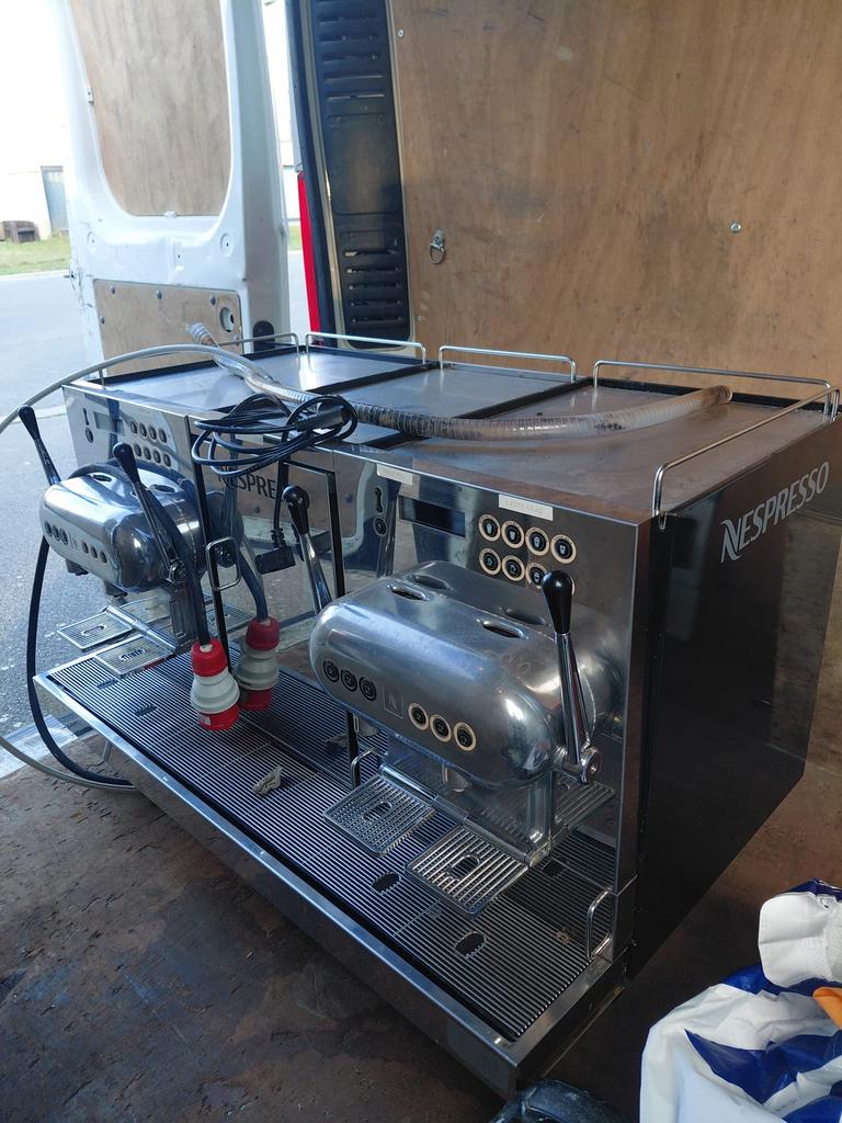 Proffesionele koffimachine horeca Nespresso, Ophalen, Dranken