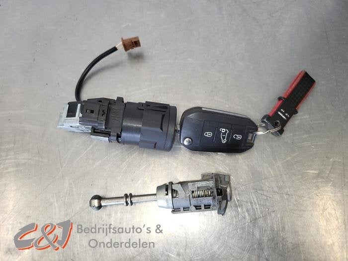 Serrure de contact + clé d'un Citroen Berlingo, Autos : Pièces & Accessoires, -, 3 mois de garantie, Utilisé, -
