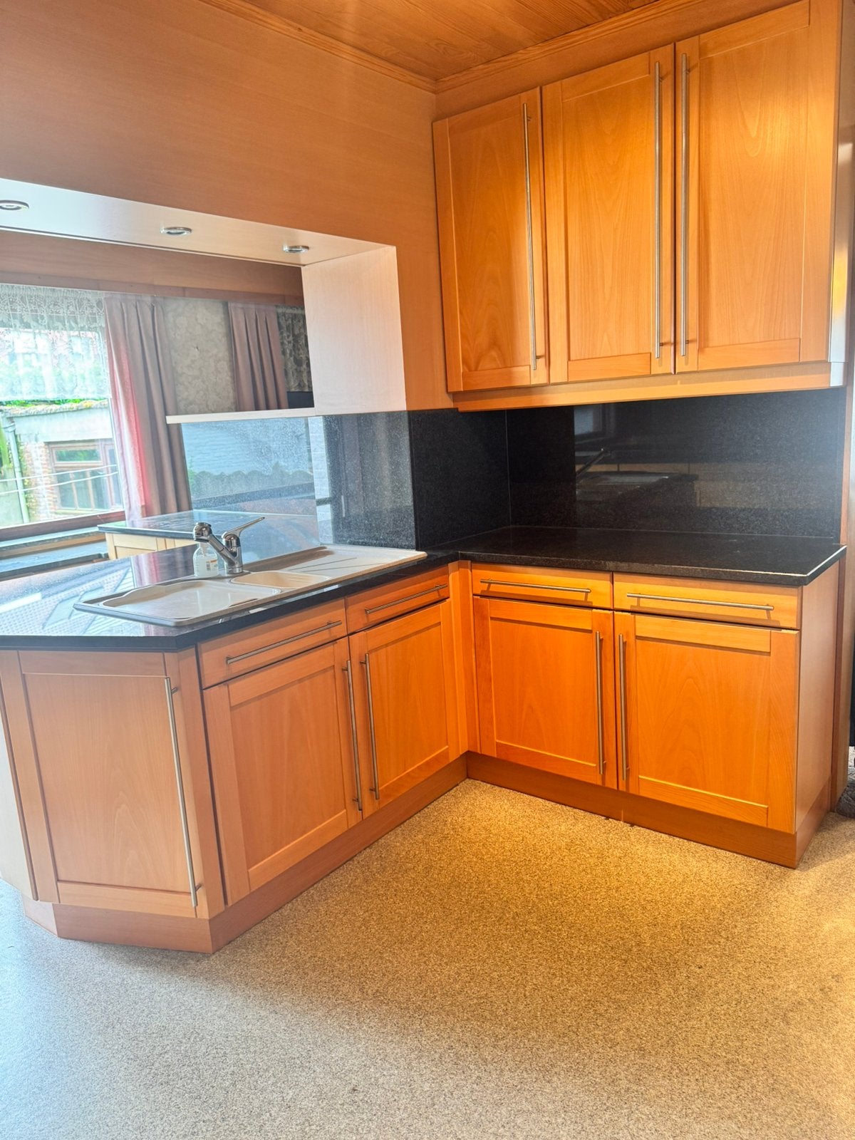 Gratis complete keuken met graniete werkblad zelf demonteren, Huis en Inrichting, Ophalen, Gebruikt, Bruin, Dubbelwandige keuken