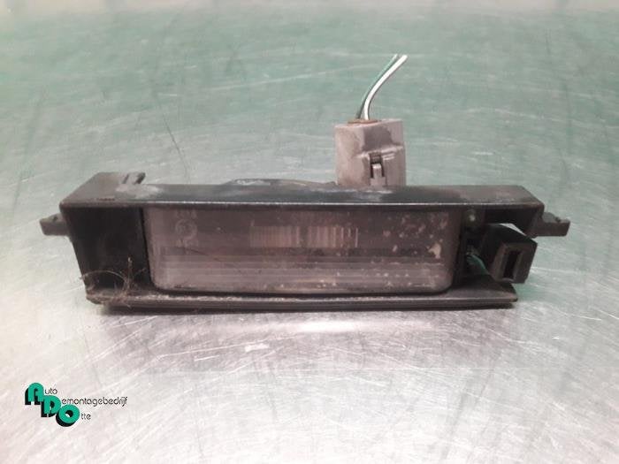 Eclairage immatriculation d'un Toyota Yaris (Yaris 1 00-), Autos : Pièces & Accessoires, Éclairage, -, 3 mois de garantie, Toyota