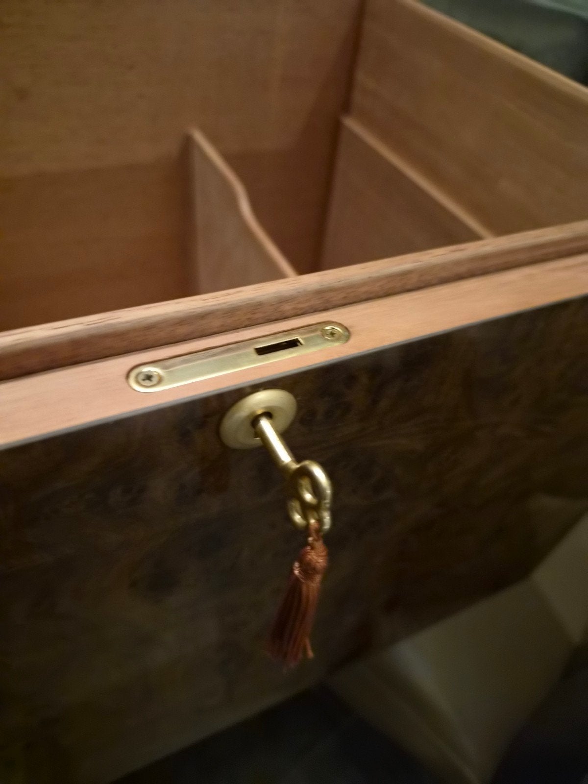 humidor, Collections, Enlèvement ou Envoi