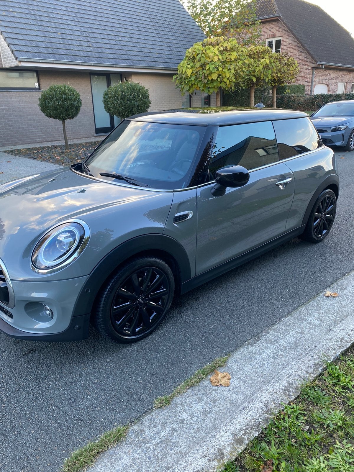 Mini Cooper 136pk Automaat/Pano/Navi/Nightpakket Topstaat!, Autos, Mini, Cuir, Argent ou Gris, Achat, Euro 6