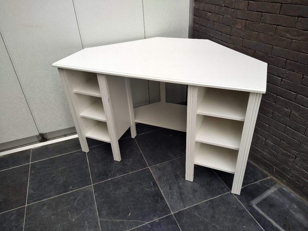 IKEA BRUSALI hoekbureau, Huis en Inrichting, Bureaus, Ophalen, Met lades, Gebruikt, 120 cm