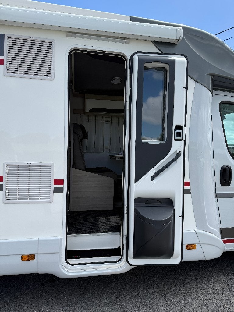 Ilusion XMK 740 | Twinbedden + Hefbed, Caravans en Kamperen, Caméra de recul, Fiat, Elektrische ramen, Bedrijf