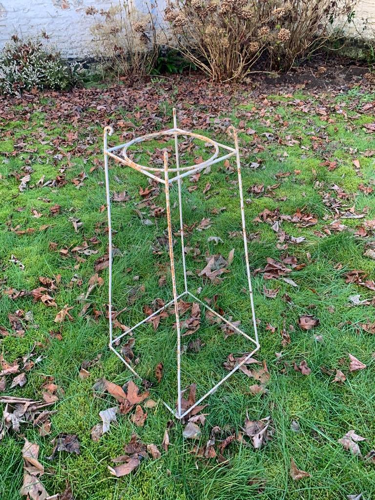 Vintage bloemen staandertje, Enlèvement