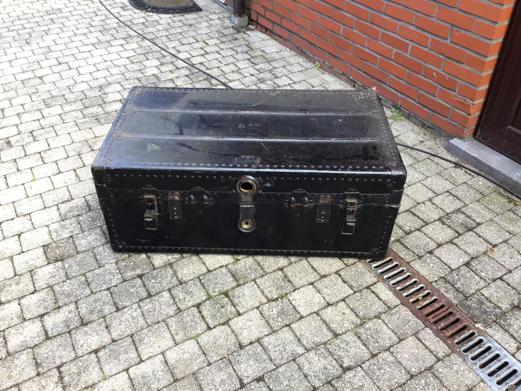 Oude reiskoffer, Enlèvement, Comme neuf