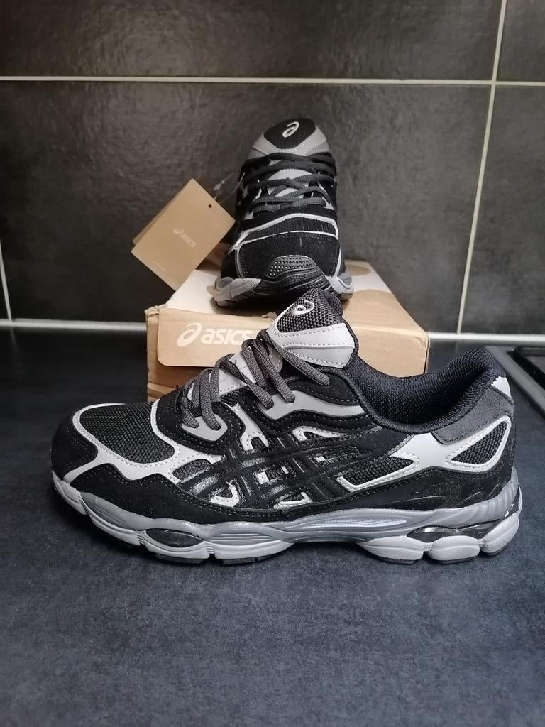 Asics 45 neuf dans sa boîte, Vêtements | Hommes, Chaussures, Neuf, Enlèvement ou Envoi, Asics, Baskets