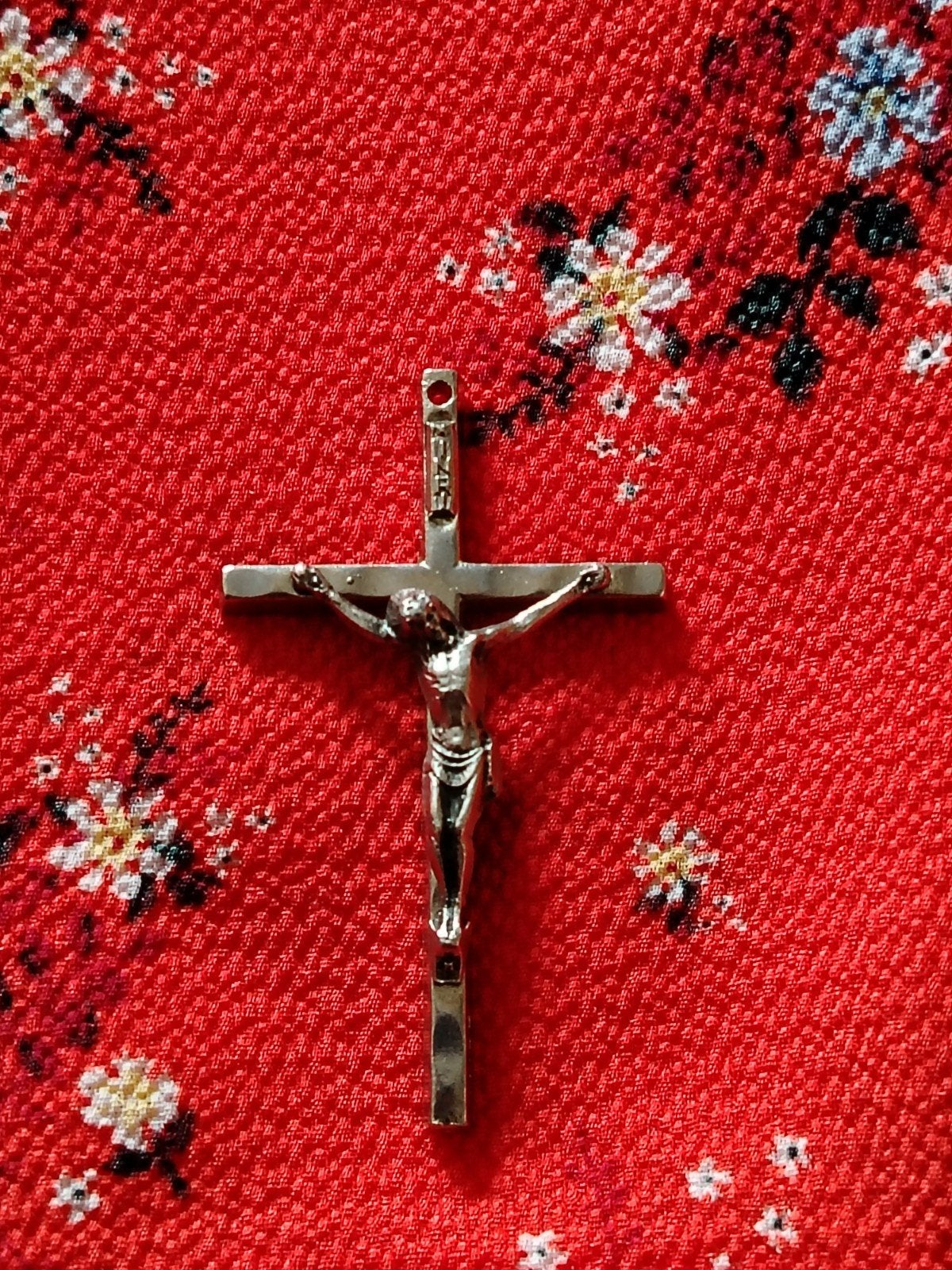 PENDATIF AVEC GRAVURE., Enlèvement ou Envoi, Utilisé, Croix ou Symbole