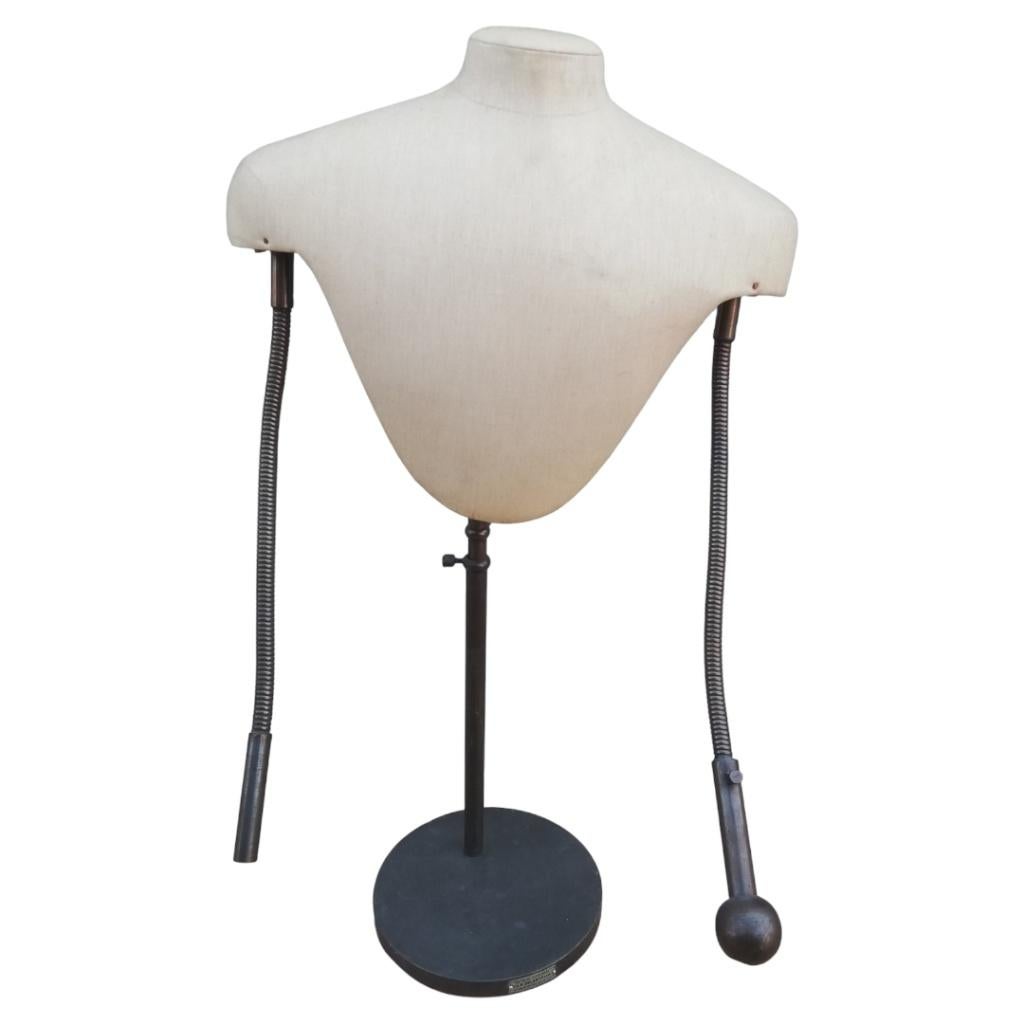Mannequin/buste ancien, Enlèvement